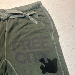 Freecity POCKET SUPERFLUFF LUX sweatpants / excellent pre-loved condition!